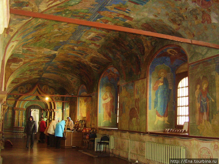 Ипатьевский монастырь. В Троицком соборе Кострома, Россия