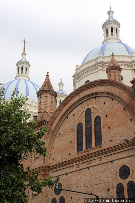 Кафедральный собор Санта-Ана-де-лос-Риос-де-Куэнка, Эквадор