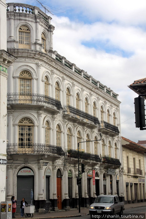 Старый центр - памятник ЮНЕСКО Санта-Ана-де-лос-Риос-де-Куэнка, Эквадор