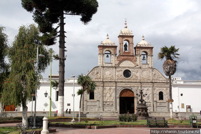 Кафедральный собор Санта Барбара Риобамба, Эквадор