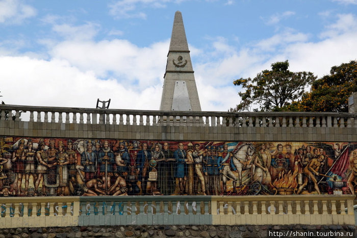 Монумент героям войны за независимость Риобамба, Эквадор