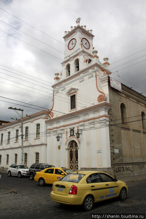 Церковь с часами Риобамба, Эквадор