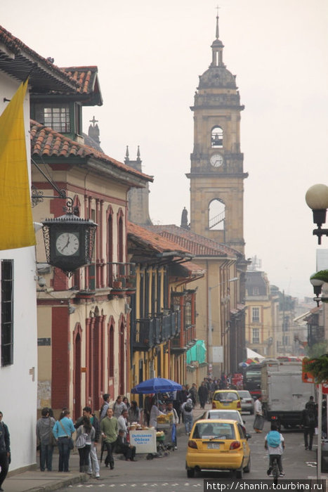 Улочка в центре Богота, Колумбия