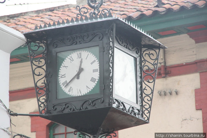 Уличные часы Богота, Колумбия