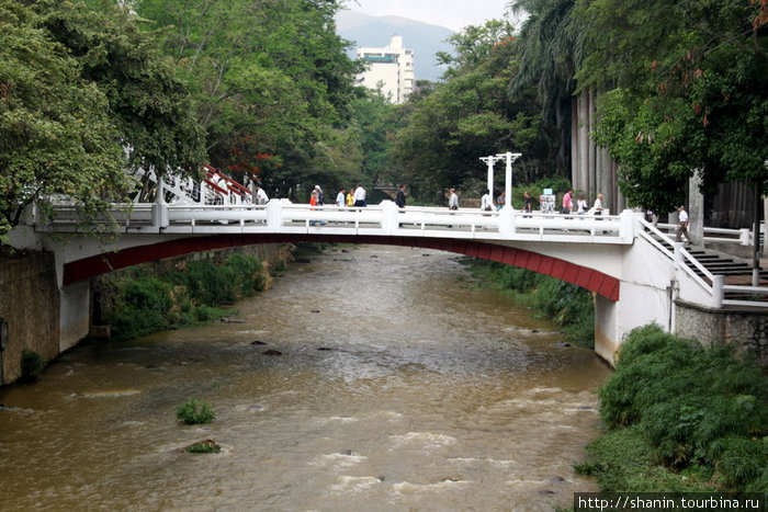 Мост через реку Кали, Колумбия