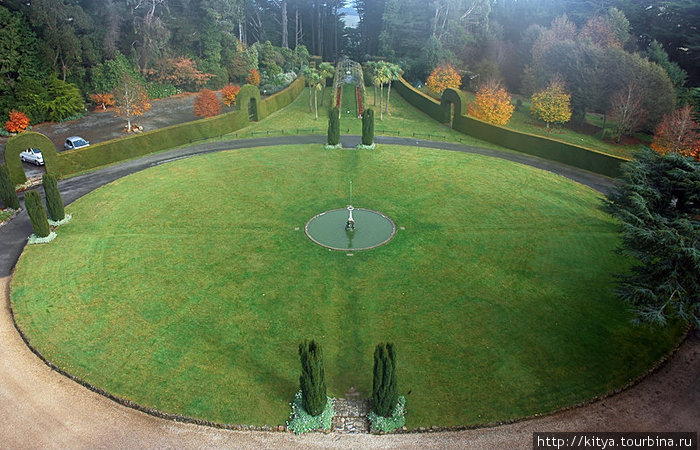 Вид с башни на сад перед замком Данидин, Новая Зеландия