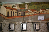 Телефоны-автоматы на автовокзале в Сан Кристобале