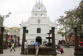 Площадь перед церковью