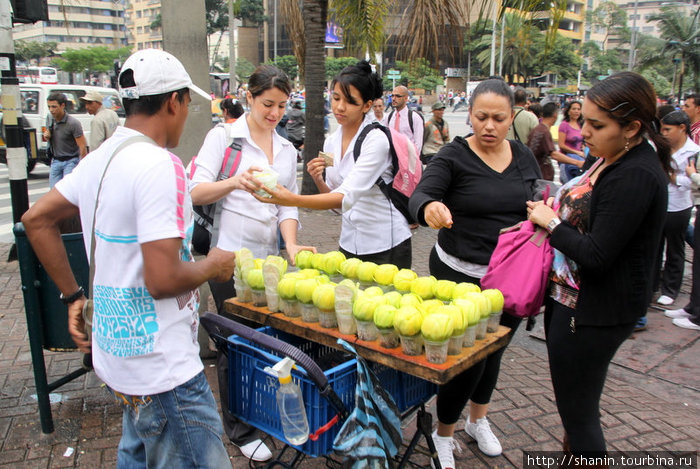 Торговец фруктами Медельин, Колумбия
