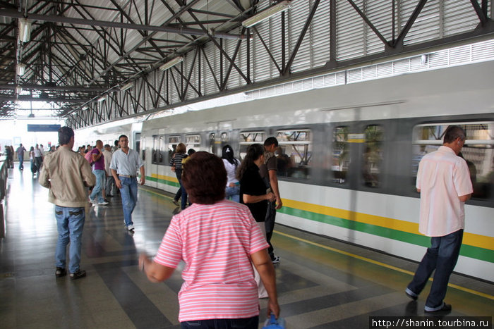 В метро Медельин, Колумбия