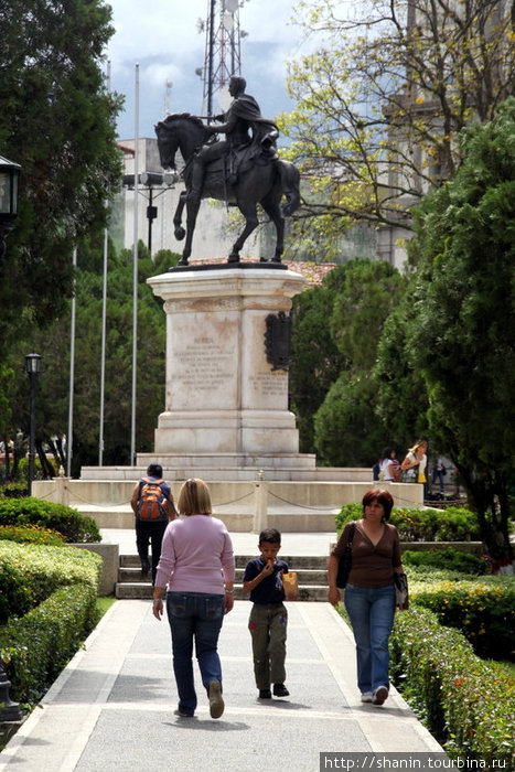 На площади Симона Боливара Мерида, Венесуэла