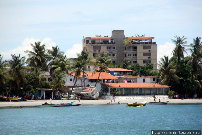 Отель и ресторан на берегу моря