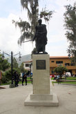Памятник Симону Боливару вТабае