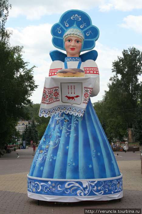 В честь праздника в городе появились оригинальные куклы. Саранск, Россия