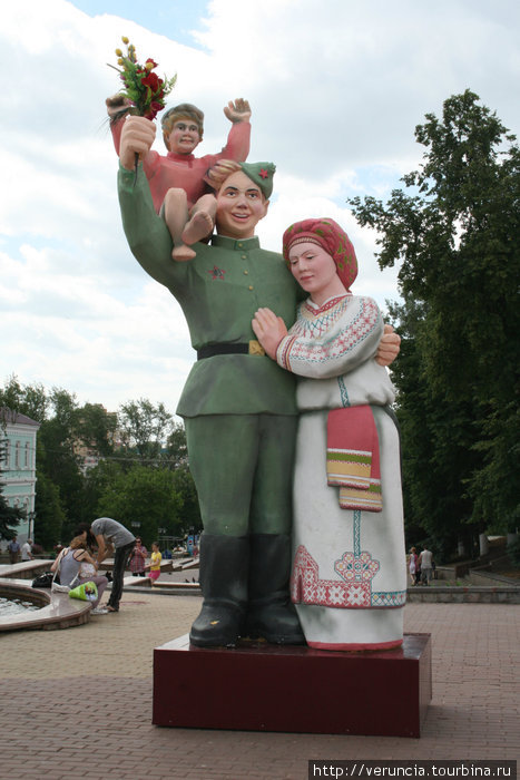 Куклы на Московском спуске. Саранск, Россия