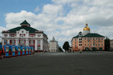 Советская площадь — главная площадь города. Здесь проходят все массовые мероприятия.