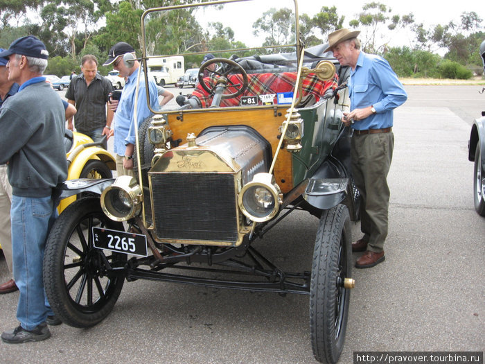 Выставка ретро автомобилей (Аделаида март 2009г.) Аделаида, Австралия