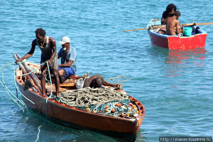 Рыбаки на лодках Гояве, Гренада