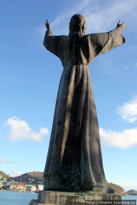 Памятник стоит лицом к морю Сент-Джорджес, Гренада