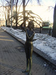 Девочка с зонтиком в Михайловском сквере