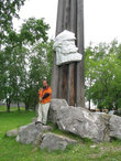 Памятный знак на берегу Камы, обозначающий место, откуда Ермак отправился покорять Сибирь.