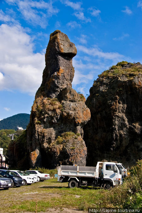 Скала Годзира-ива, Уторо Национальный парк Сиретоко, Япония