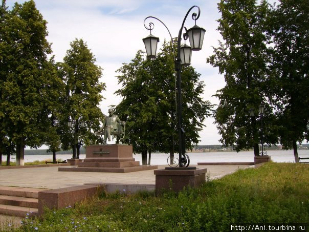 Памятник П.И. Чайковскому Воткинск, Россия