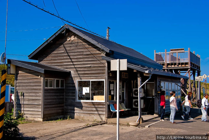 Станция-сарайчик по пути из Шари в Абасири Префектура Хоккайдо, Япония
