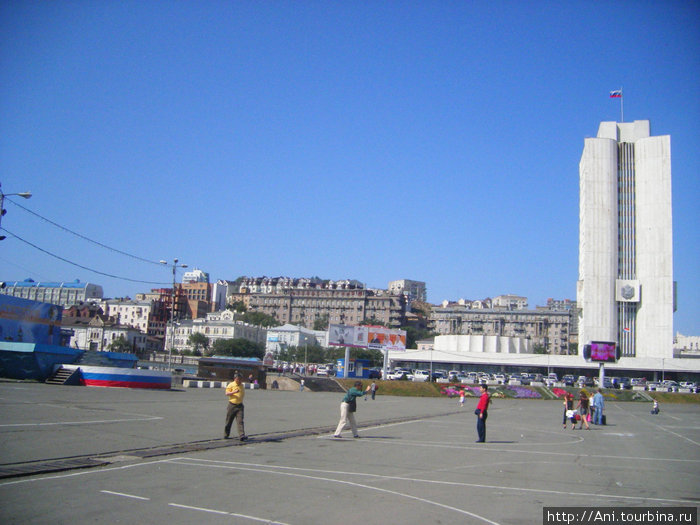 здание правительства в народе называется — Член правительства Владивосток, Россия