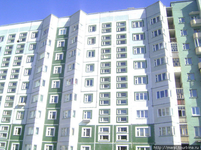 В 70-е годы дома в Северодвинске стали расти вверх. В 1974 году был построен первый 9-этажный дом на ул. К. Маркса. Постепенно из типовых многоэтажек сформировался современный город Северодвинск, Россия