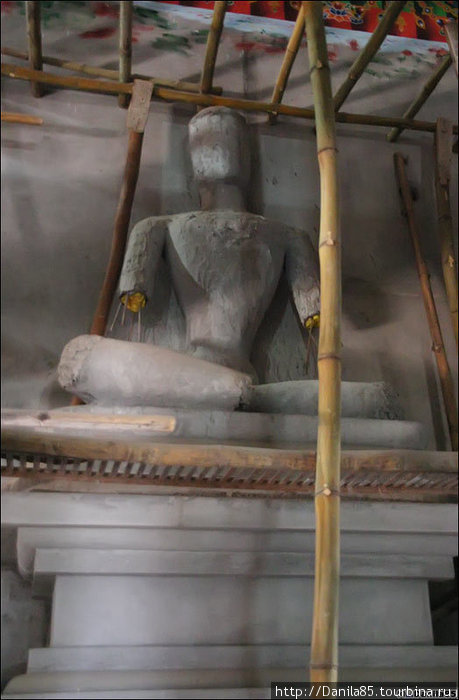Вот так начинают своё существование изображения в храмах. Штат Химачал-Прадеш, Индия