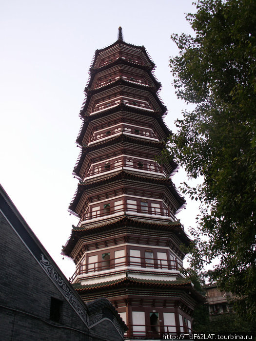 Цветочная пагода. Гуанчжоу, Китай