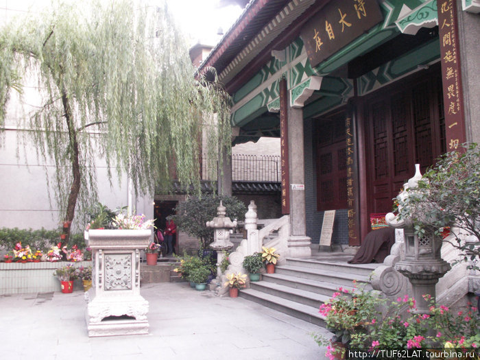 Вход в храм Гуанчжоу, Китай