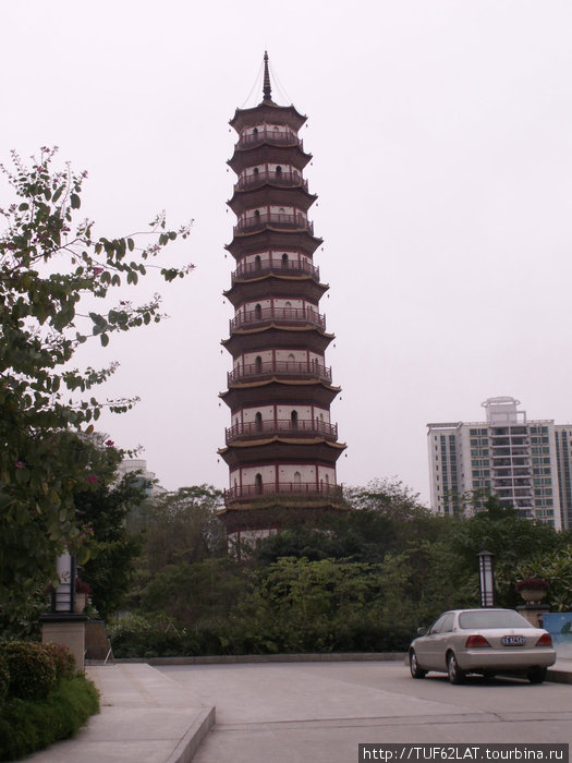Пагода в районе телевышки. Гуанчжоу, Китай