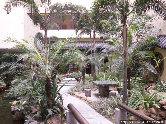 Внутренний сад отеля. Гуанчжоу, Китай