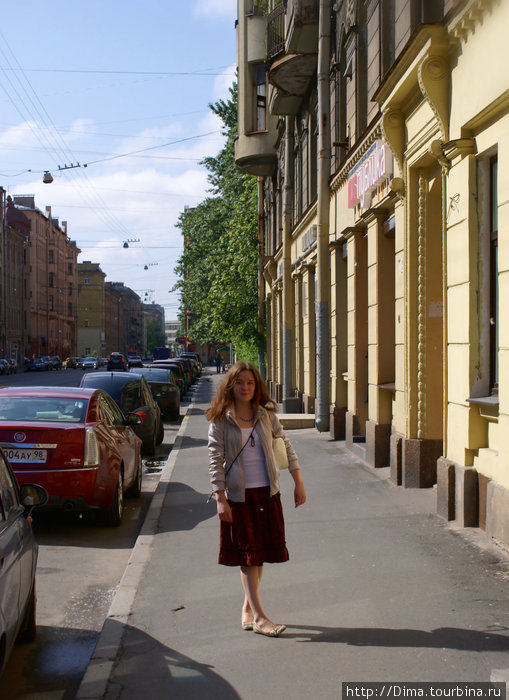 Дома, машины, девушки... чего только не увидишь на улице Ленина! Санкт-Петербург, Россия