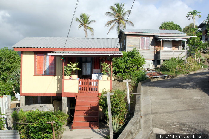 Дома и дорога Гренвиль, Гренада