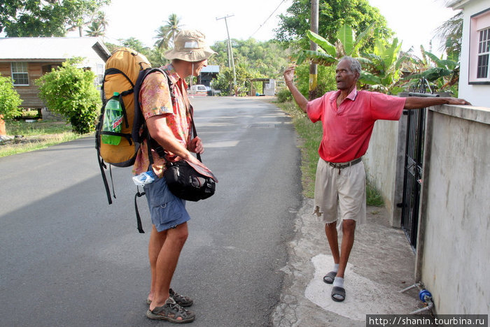 Местные жители любят поболтать с прохожими Гренвиль, Гренада