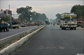 Возле границы. Дорога Лахор-Калькутта строится уже много лет, это построенный участок.