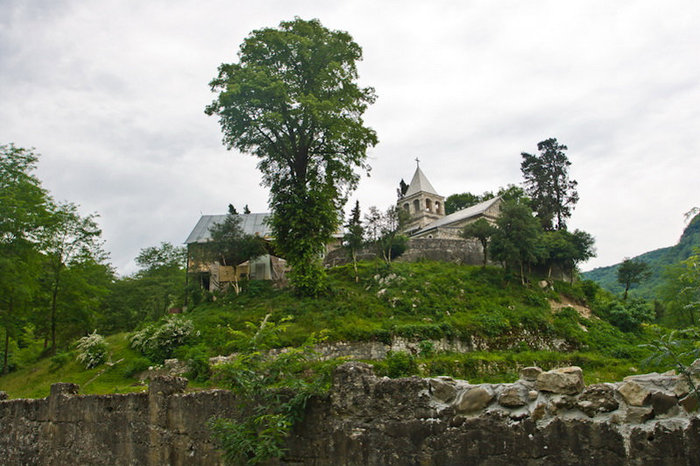 Монастырь в Каманах