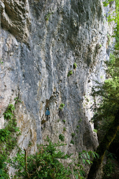 Святое место расположено прям в скале Сухумский район, Абхазия