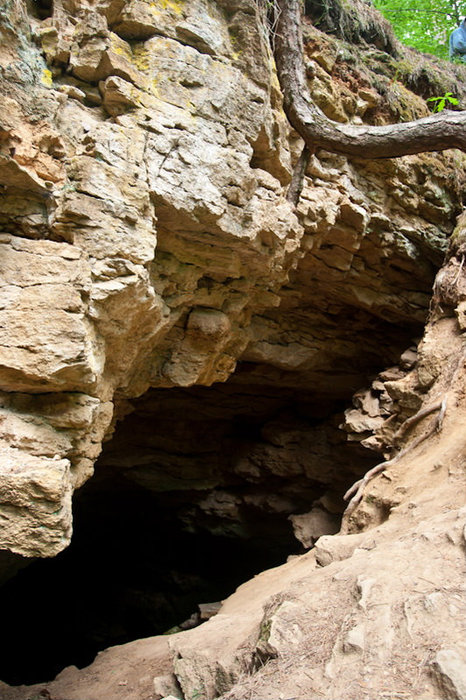 Вход в студенческую пещеру Нижегородская область, Россия