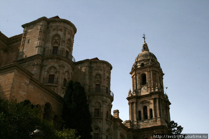 Кафедральный собор и улочки старого города Малага, Испания