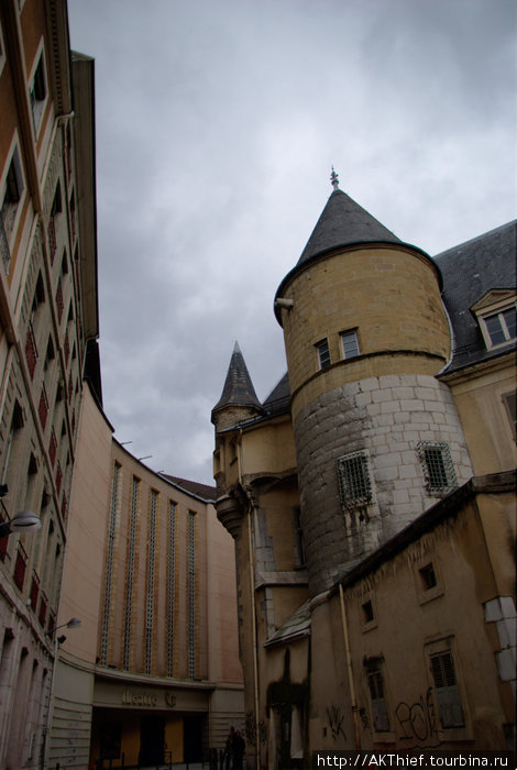Хмурый и красивый город Гренобль, Франция