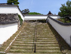 В Такахаси много храмов, это — вход в один из них.