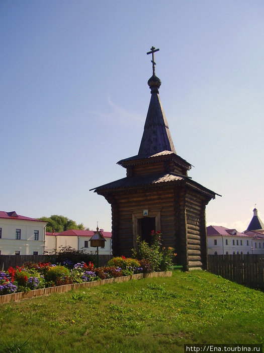 30.08.2009. Ростов Великий. Троице-Сергиев Варницкий монастырь. Часовня на месте разрушенного храма прп. Сергия Ростов, Россия