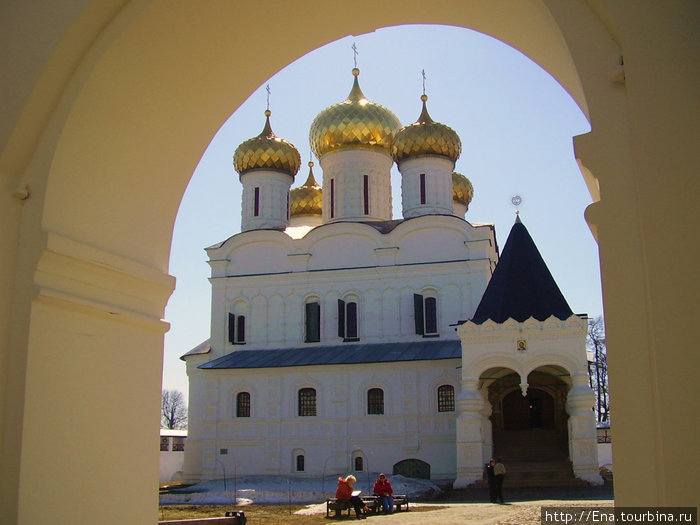 26.04.2009. Кострома. Ипатьевский монастырь. Троицкий собор. Кострома, Россия