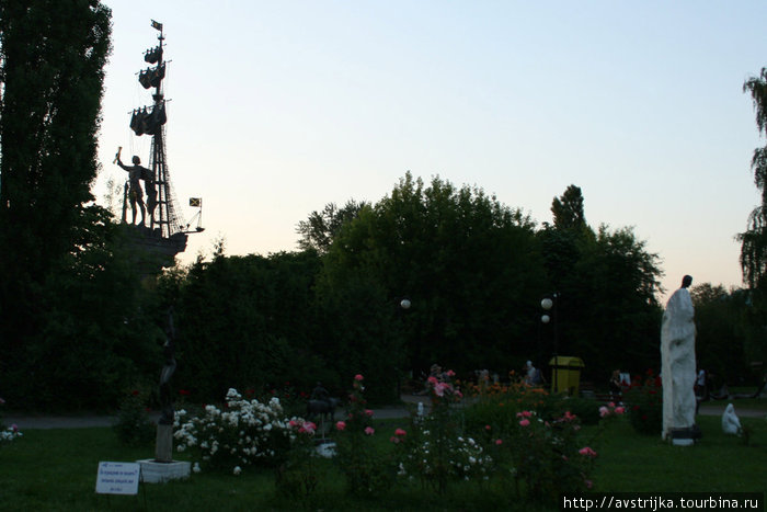 Музеон на заходе солнца Москва, Россия