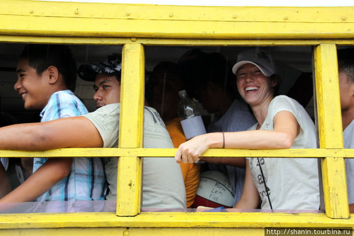 В самоанском автобусе — в тесноте, но не в обиде Салелолога, Самоа