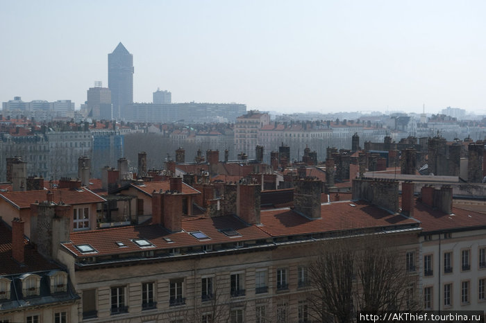 Без башни-карандаша Рэдиссон теперь не обходится ни один дежурный вид Лиона Лион, Франция